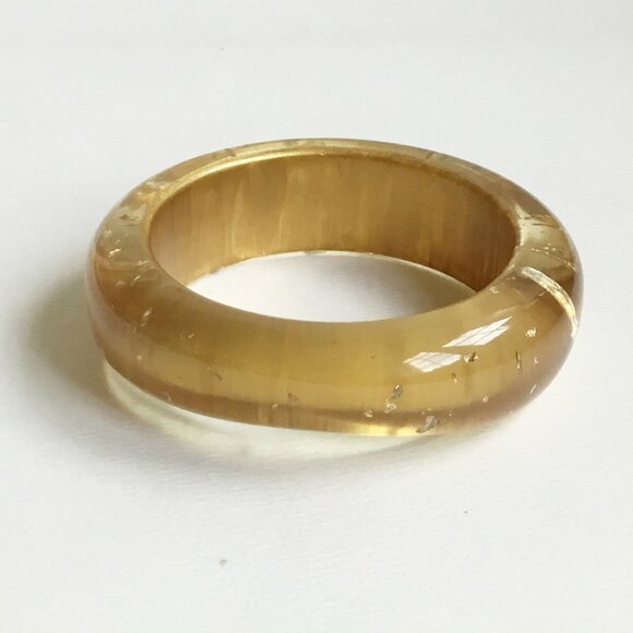 Vintage Clear Lucite Gold Tone Flecks Confetti Asymmetrical Chunky Wavy Bangle - Picture 2 of 6
